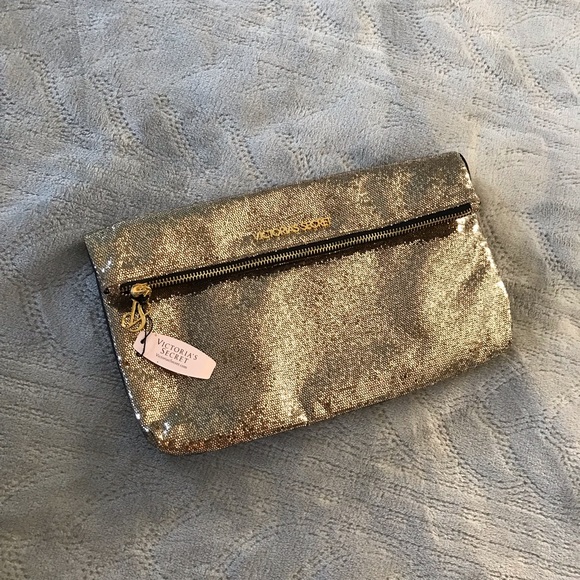 Victoria's Secret Handbags - $75 value 🔥 Victoria’s Secret clutch